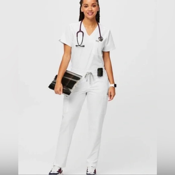 Figs Women's White Scrub Pants & top set Kade Catarina S/M - Picture 1 of 10